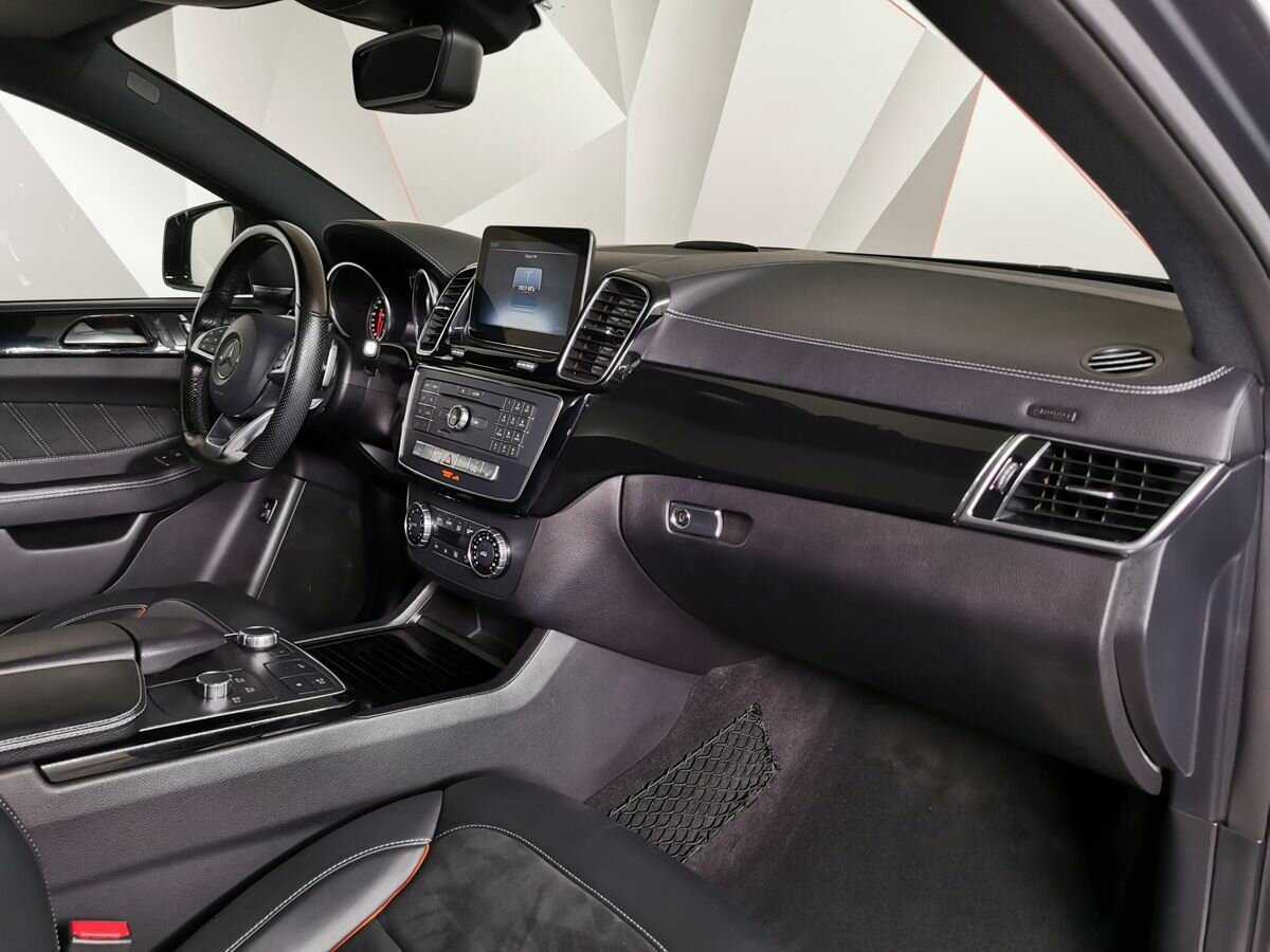 Mercedes-Benz GLE Coupe с пробегом — 2017 год. Фото: #8
