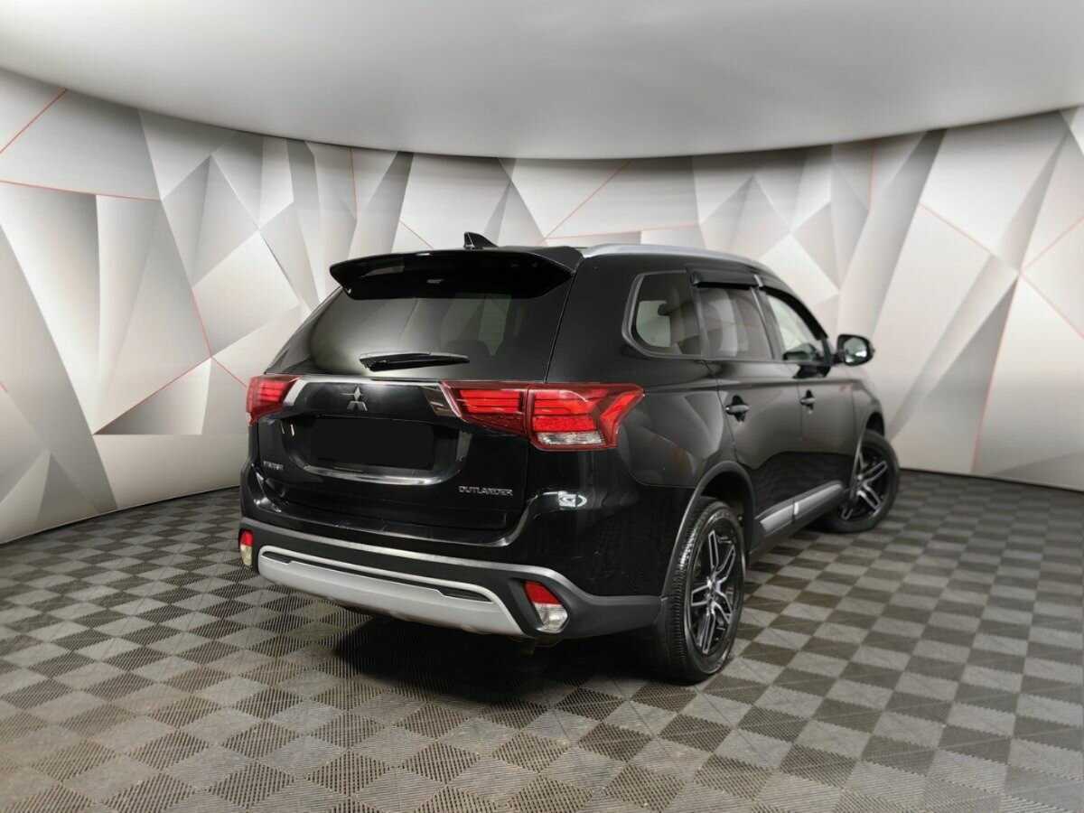 Mitsubishi Outlander с пробегом — 2019 год. Фото: #1