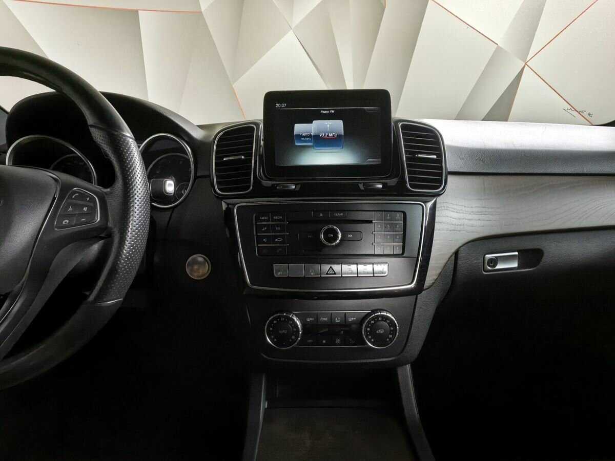 Mercedes-Benz GLE с пробегом — 2016 год. Фото: #10