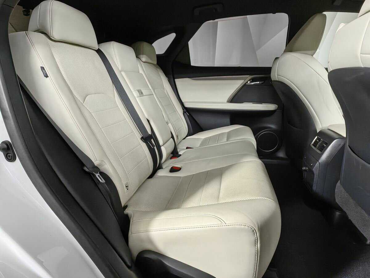 Lexus RX с пробегом — 2015 год. Фото: #11