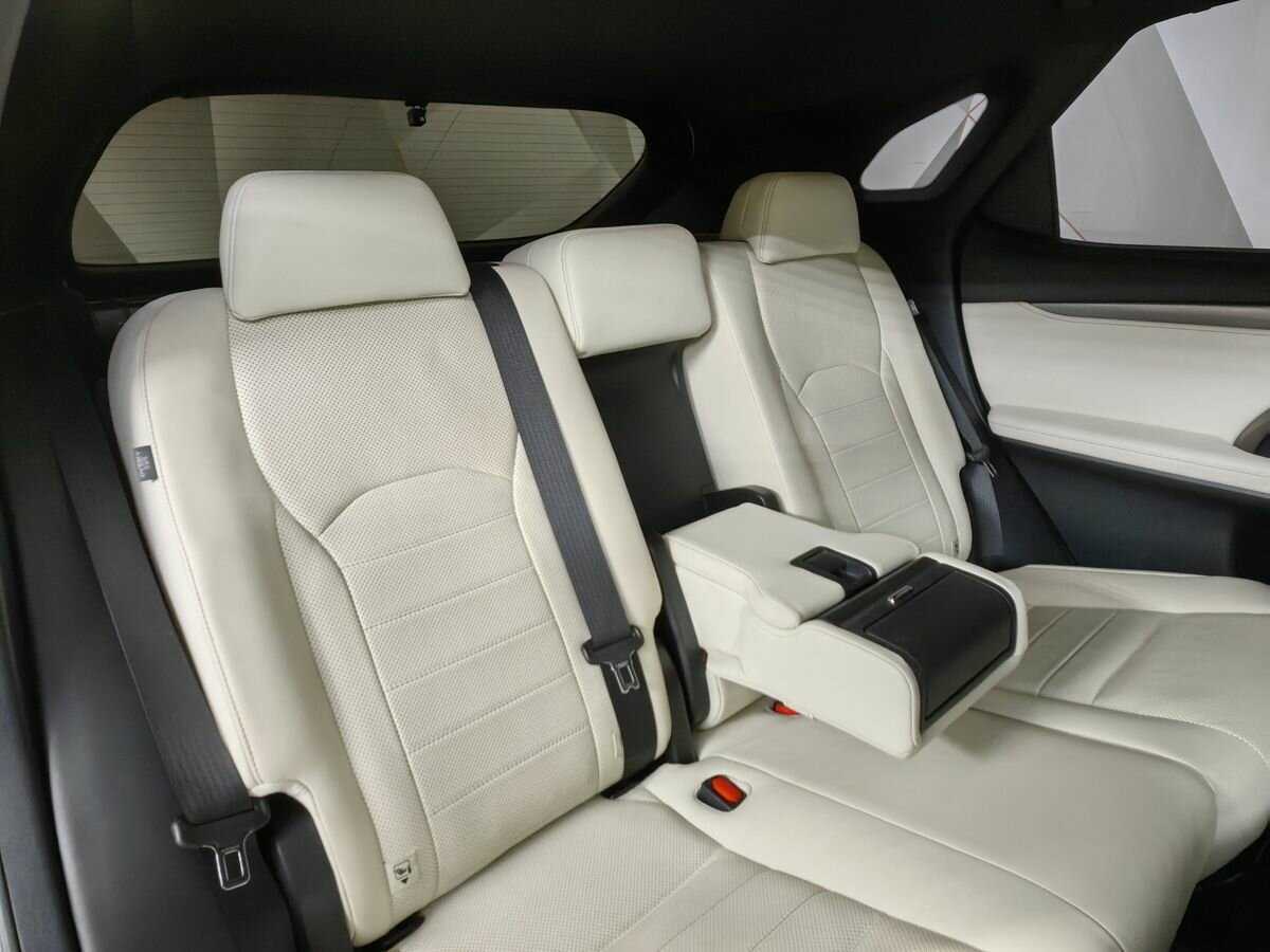 Lexus RX с пробегом — 2015 год. Фото: #12