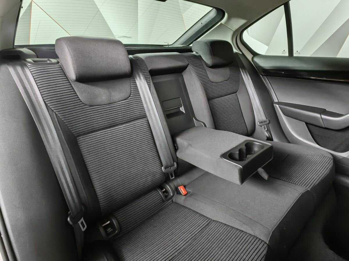 Skoda Octavia с пробегом — 2015 год. Фото: #12