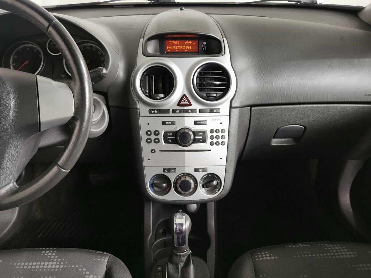 Opel Corsa с пробегом — 2011 год. Фото: #10