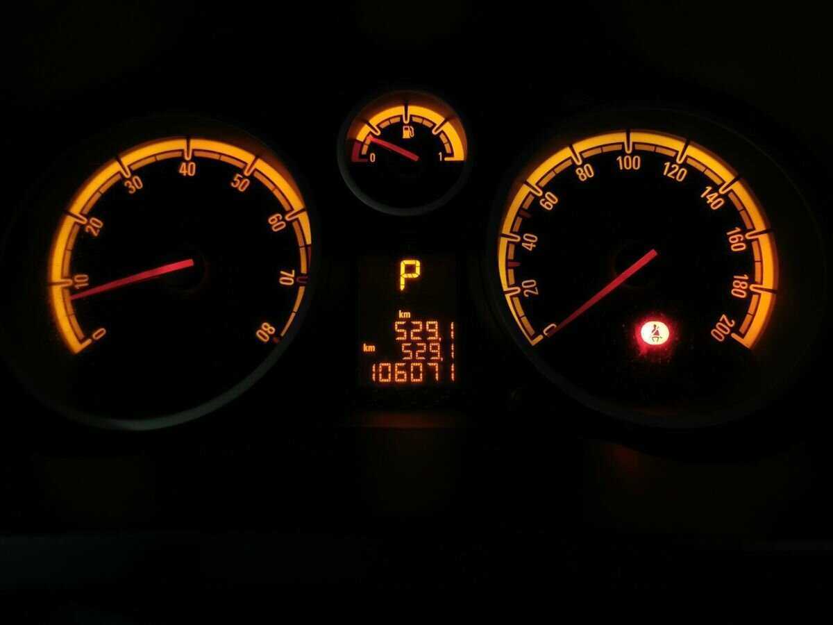 Opel Corsa с пробегом — 2011 год. Фото: #15