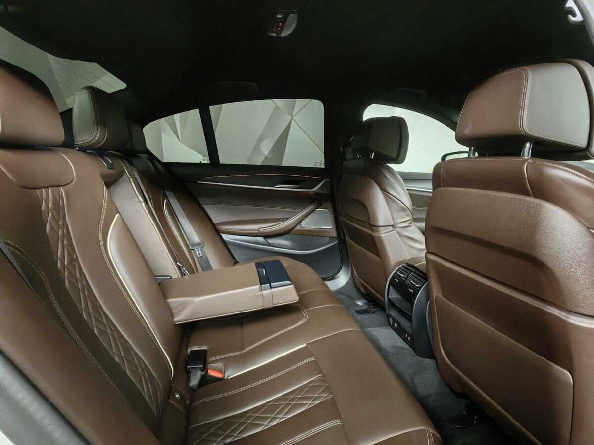 BMW 5 серии с пробегом — 2020 год. Фото: #10