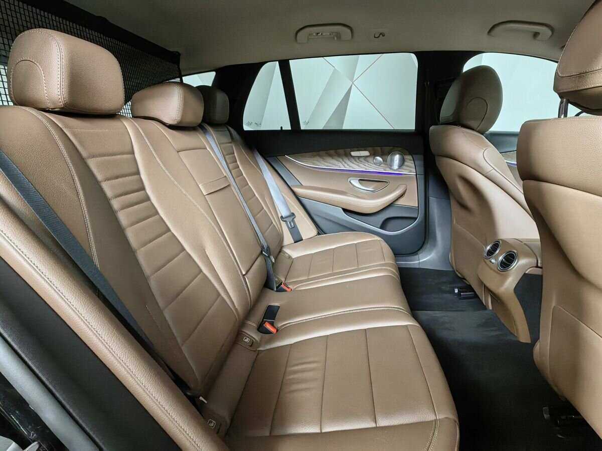 Mercedes-Benz E-Класс с пробегом — 2018 год. Фото: #11