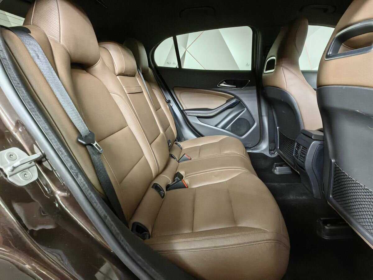 Mercedes-Benz GLA с пробегом — 2014 год. Фото: #11