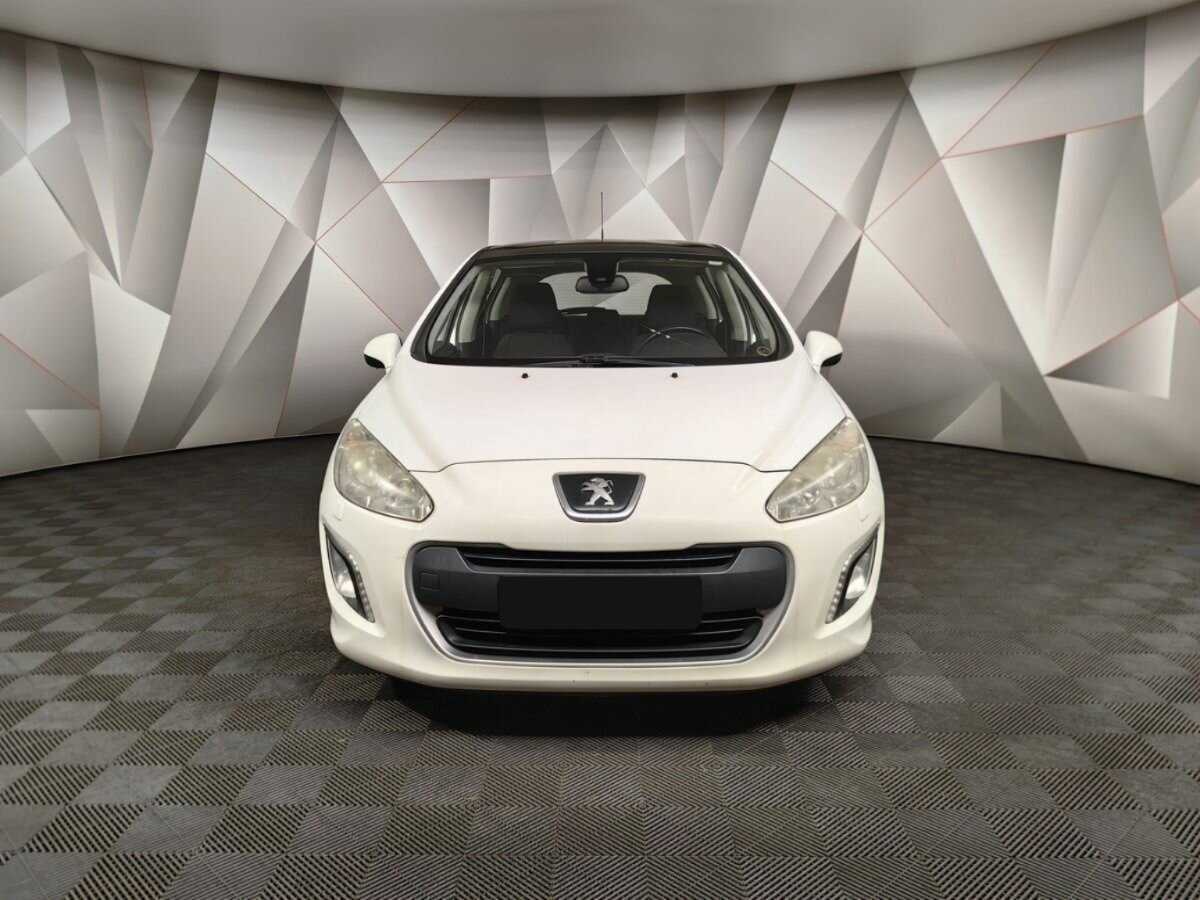 Peugeot 308 с пробегом — 2012 год. Фото: #6