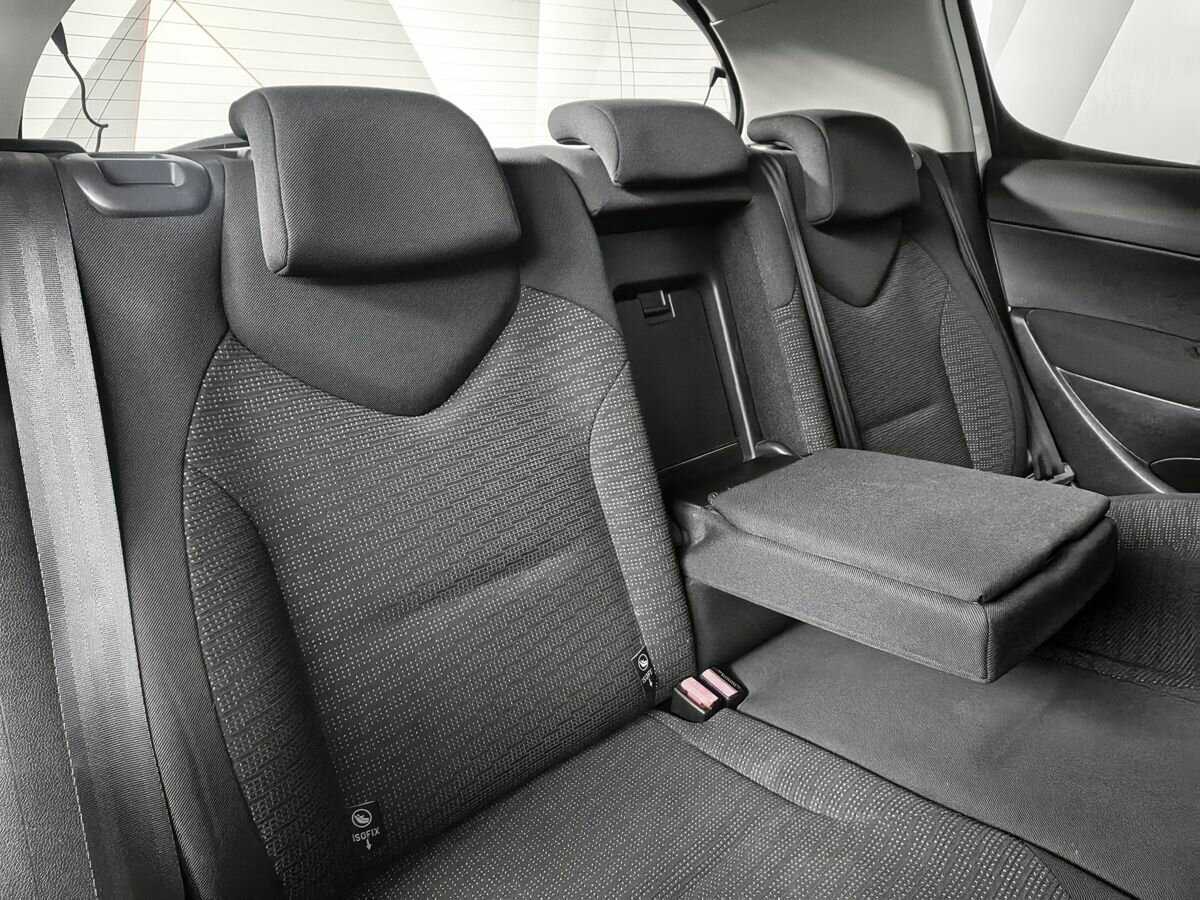 Peugeot 308 с пробегом — 2012 год. Фото: #11