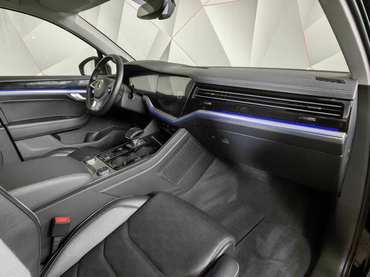 Volkswagen Touareg с пробегом — 2019 год. Фото: #8