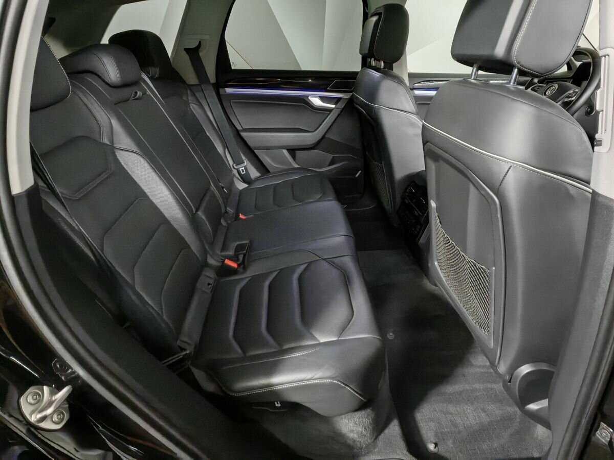 Volkswagen Touareg с пробегом — 2019 год. Фото: #11