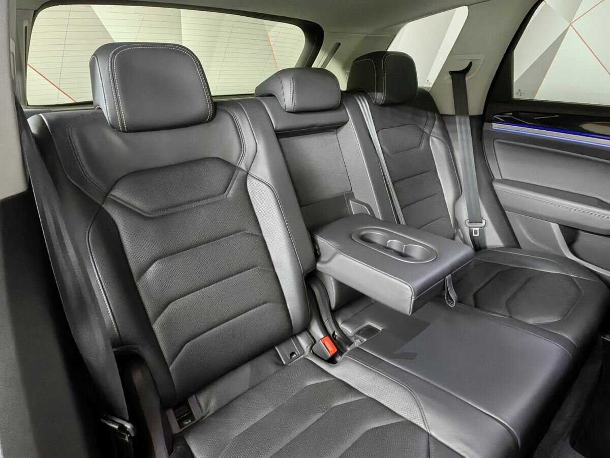 Volkswagen Touareg с пробегом — 2019 год. Фото: #12