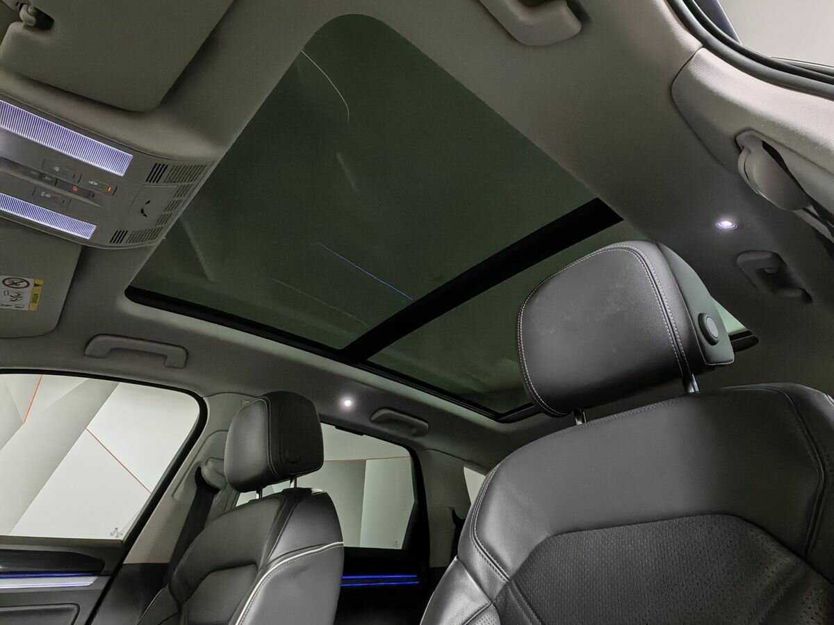 Volkswagen Touareg с пробегом — 2019 год. Фото: #17