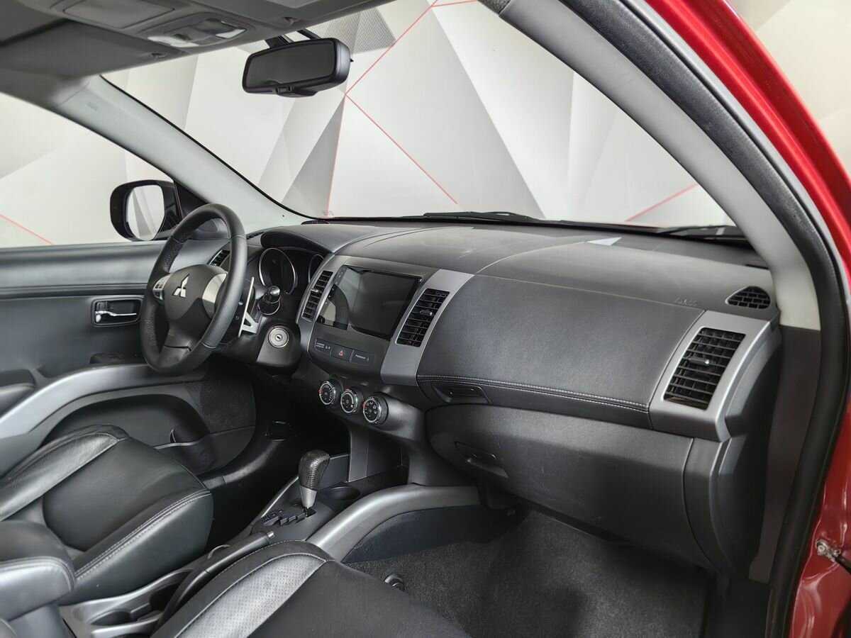 Mitsubishi Outlander с пробегом — 2011 год. Фото: #8