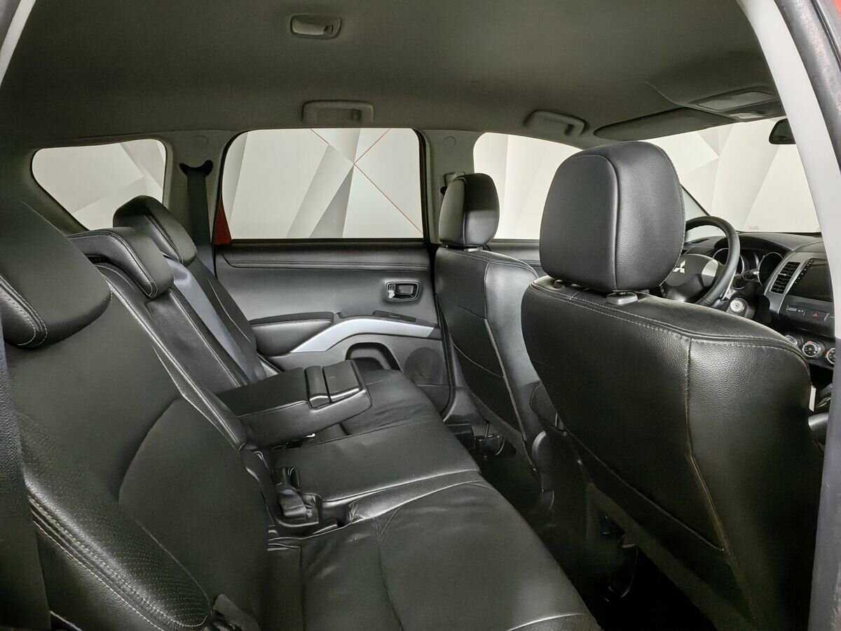 Mitsubishi Outlander с пробегом — 2011 год. Фото: #10
