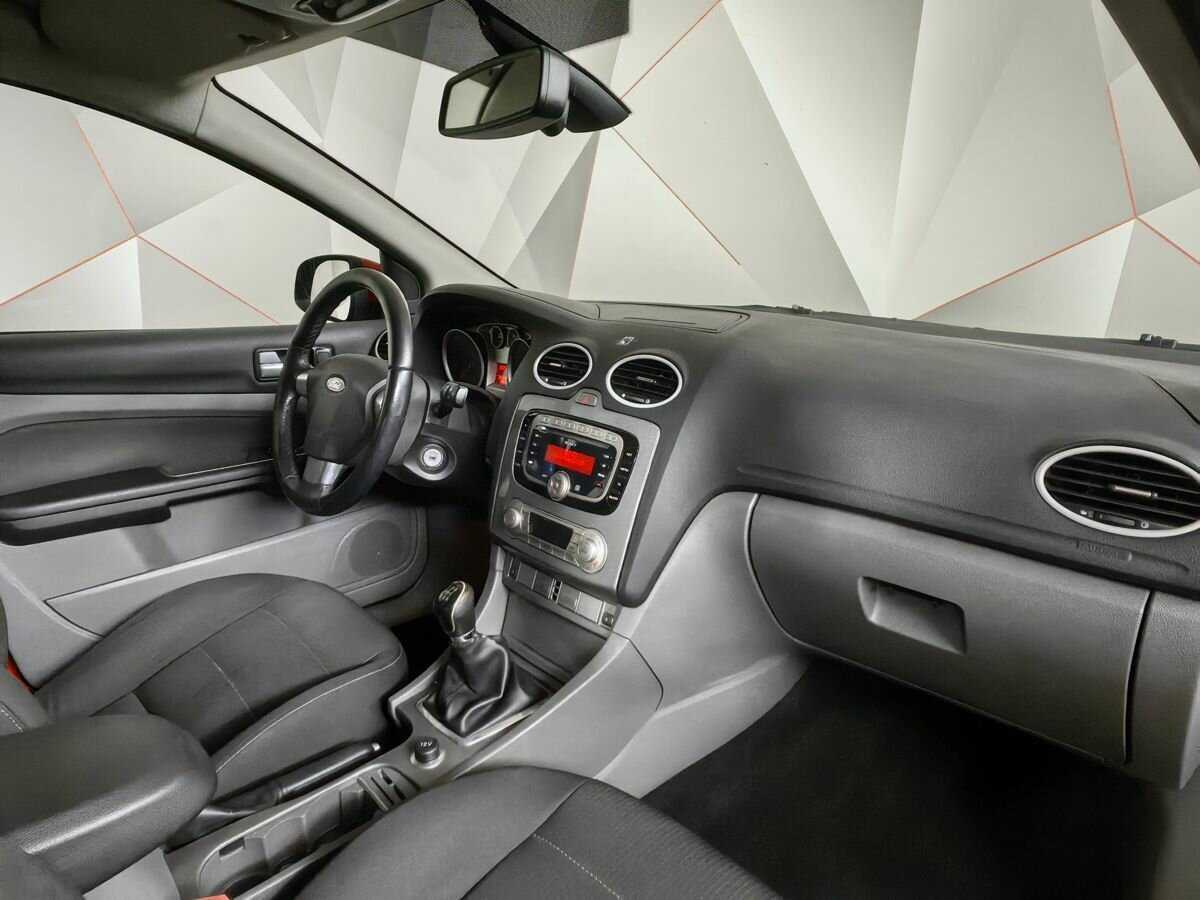 Ford Focus с пробегом — 2010 год. Фото: #8