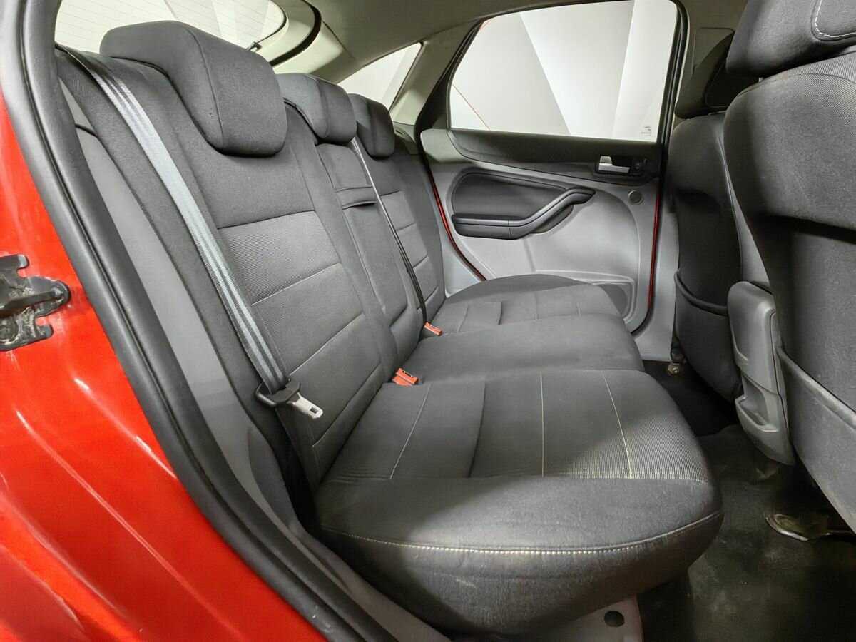 Ford Focus с пробегом — 2010 год. Фото: #11