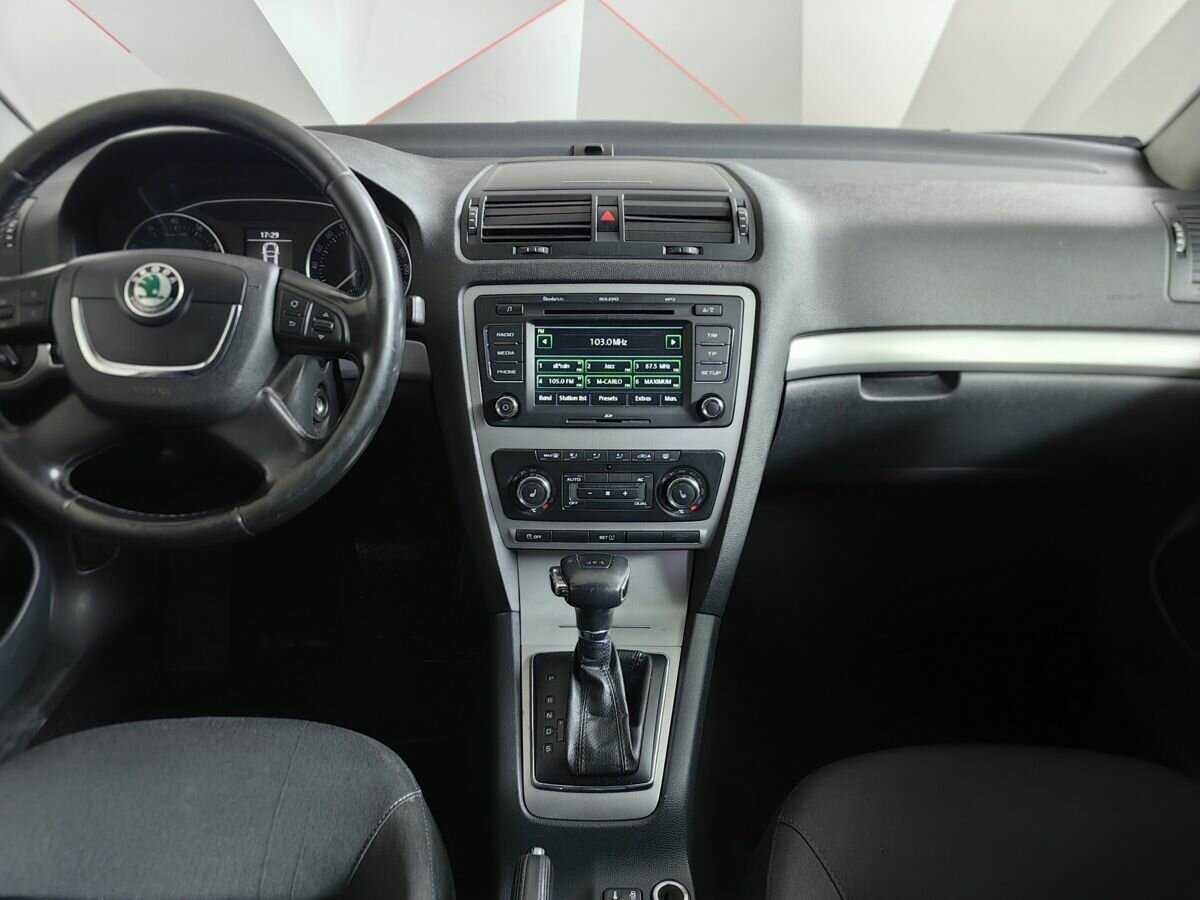 Skoda Octavia с пробегом — 2010 год. Фото: #10