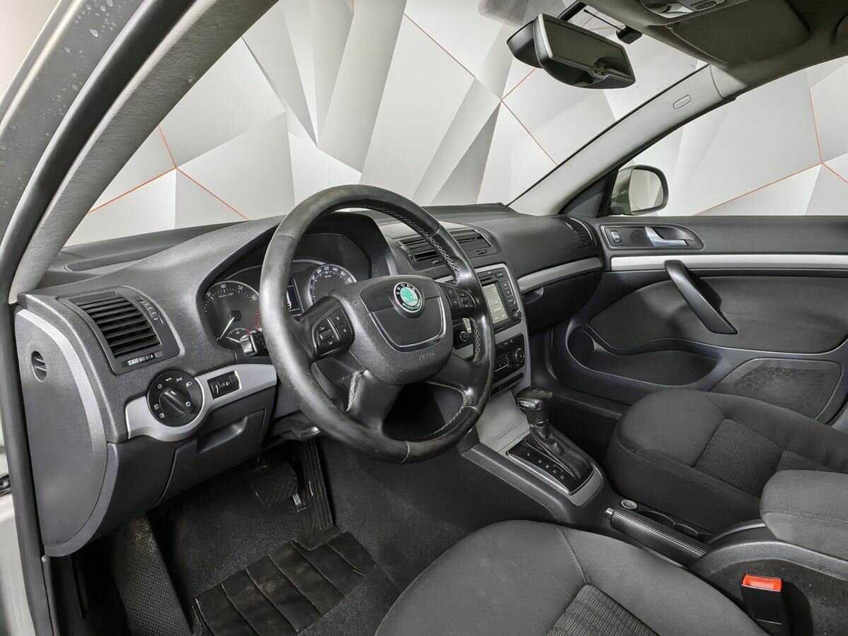 Skoda Octavia с пробегом — 2010 год. Фото: #13