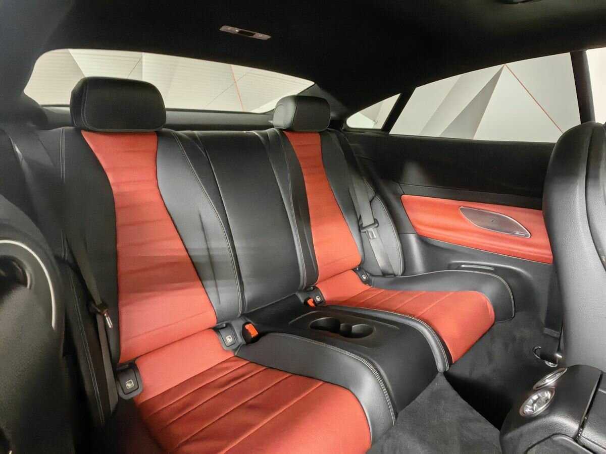 Mercedes-Benz E-Класс с пробегом — 2017 год. Фото: #9