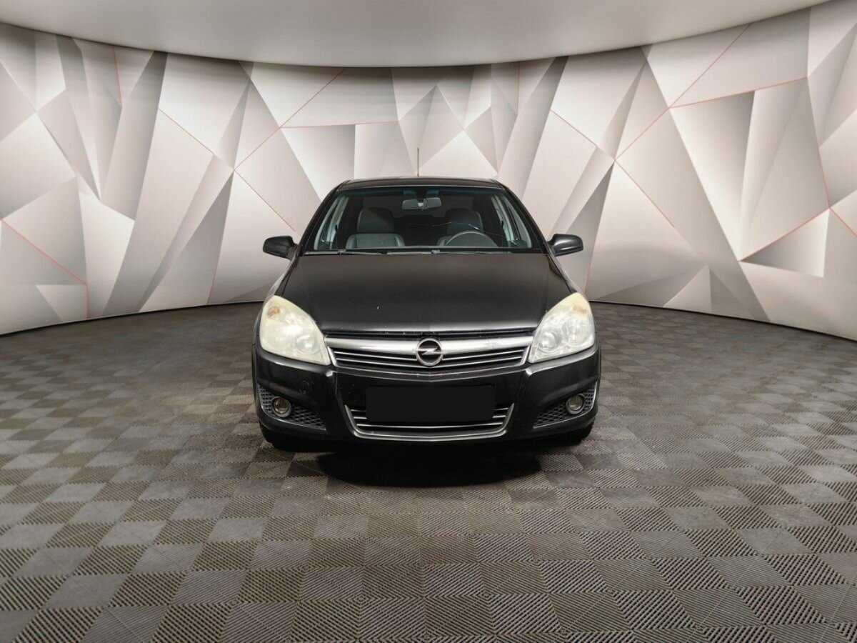 Opel Astra с пробегом — 2008 год. Фото: #6