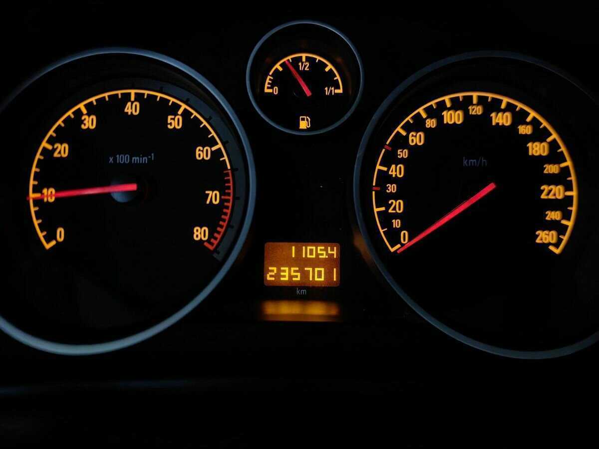 Opel Astra с пробегом — 2008 год. Фото: #11