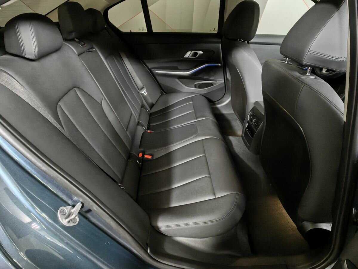 BMW 3 серии с пробегом — 2021 год. Фото: #10