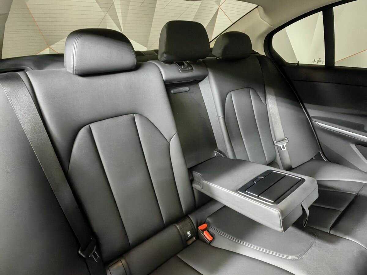 BMW 3 серии с пробегом — 2021 год. Фото: #11