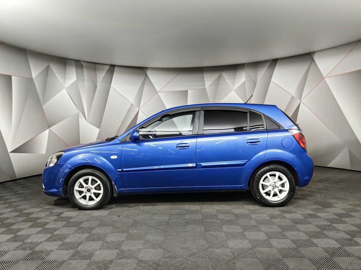Kia Rio с пробегом — 2010 год. Фото: #4