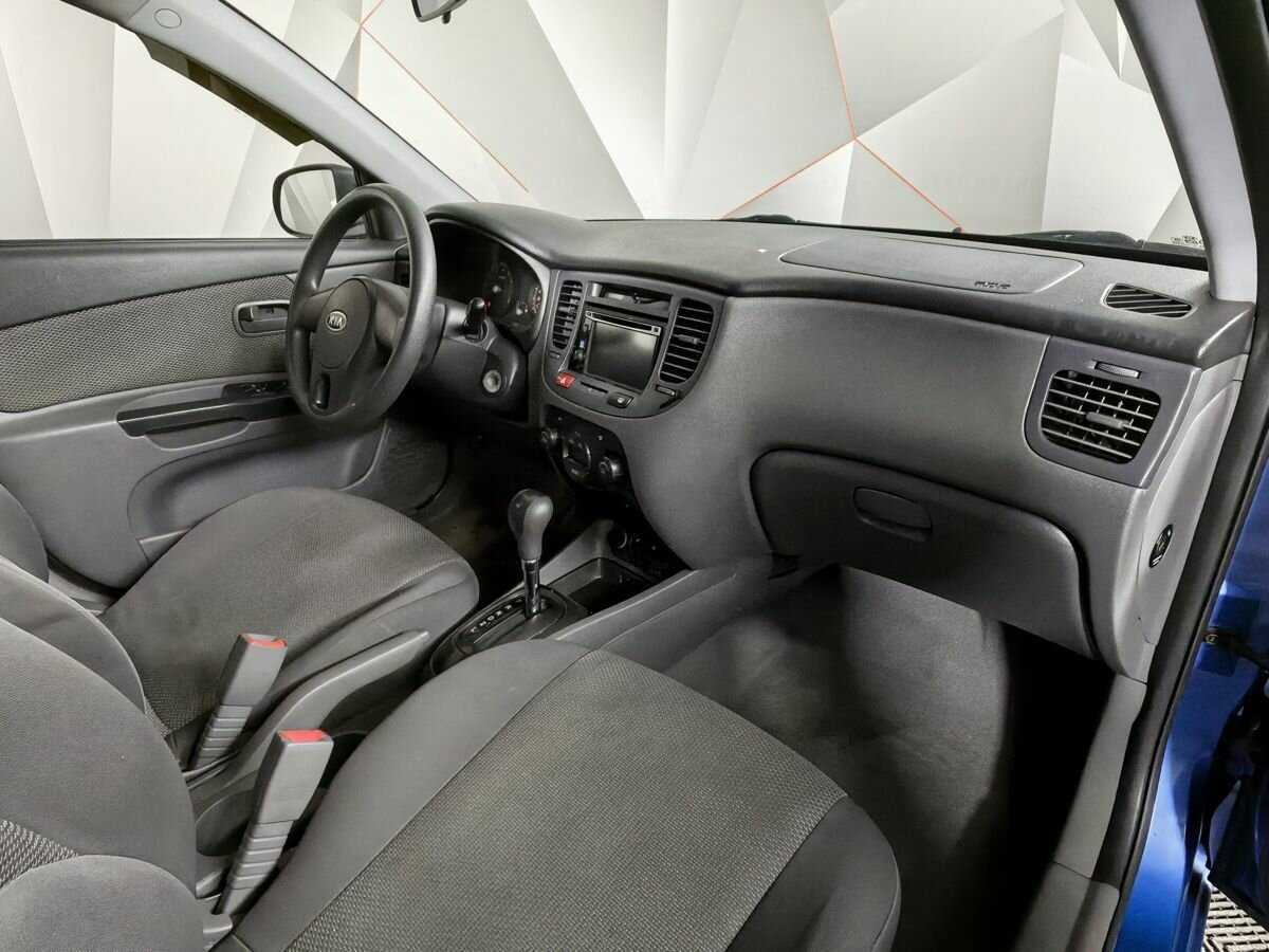 Kia Rio с пробегом — 2010 год. Фото: #8