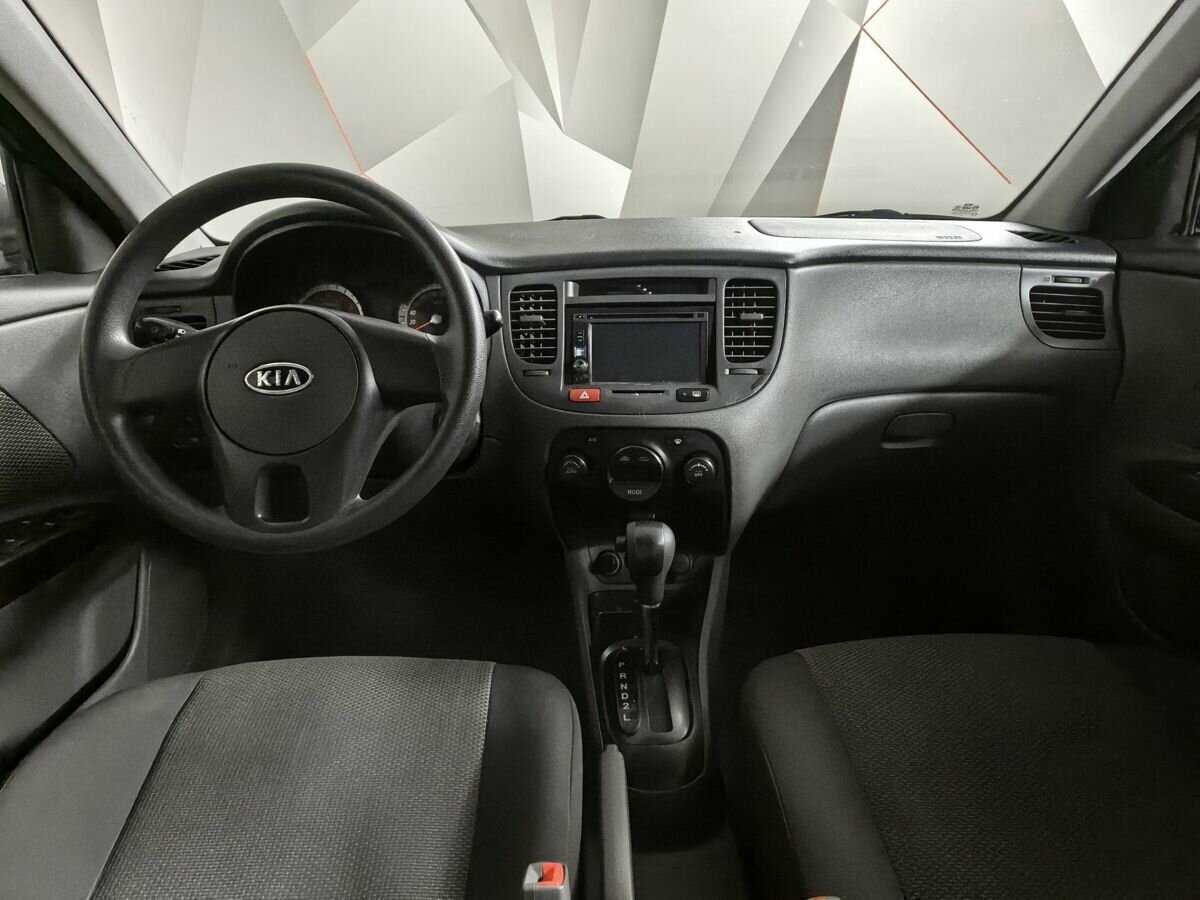 Kia Rio с пробегом — 2010 год. Фото: #9