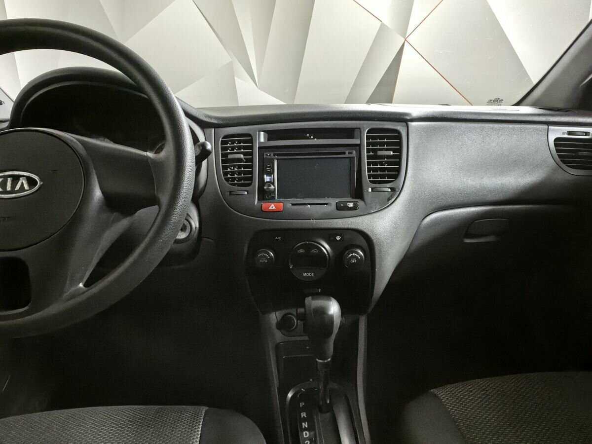 Kia Rio с пробегом — 2010 год. Фото: #10