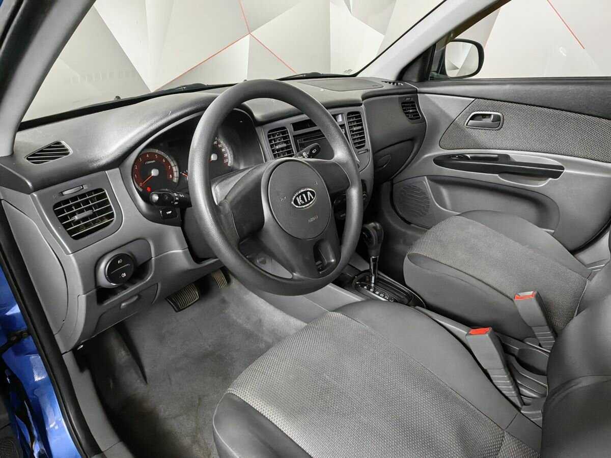 Kia Rio с пробегом — 2010 год. Фото: #13