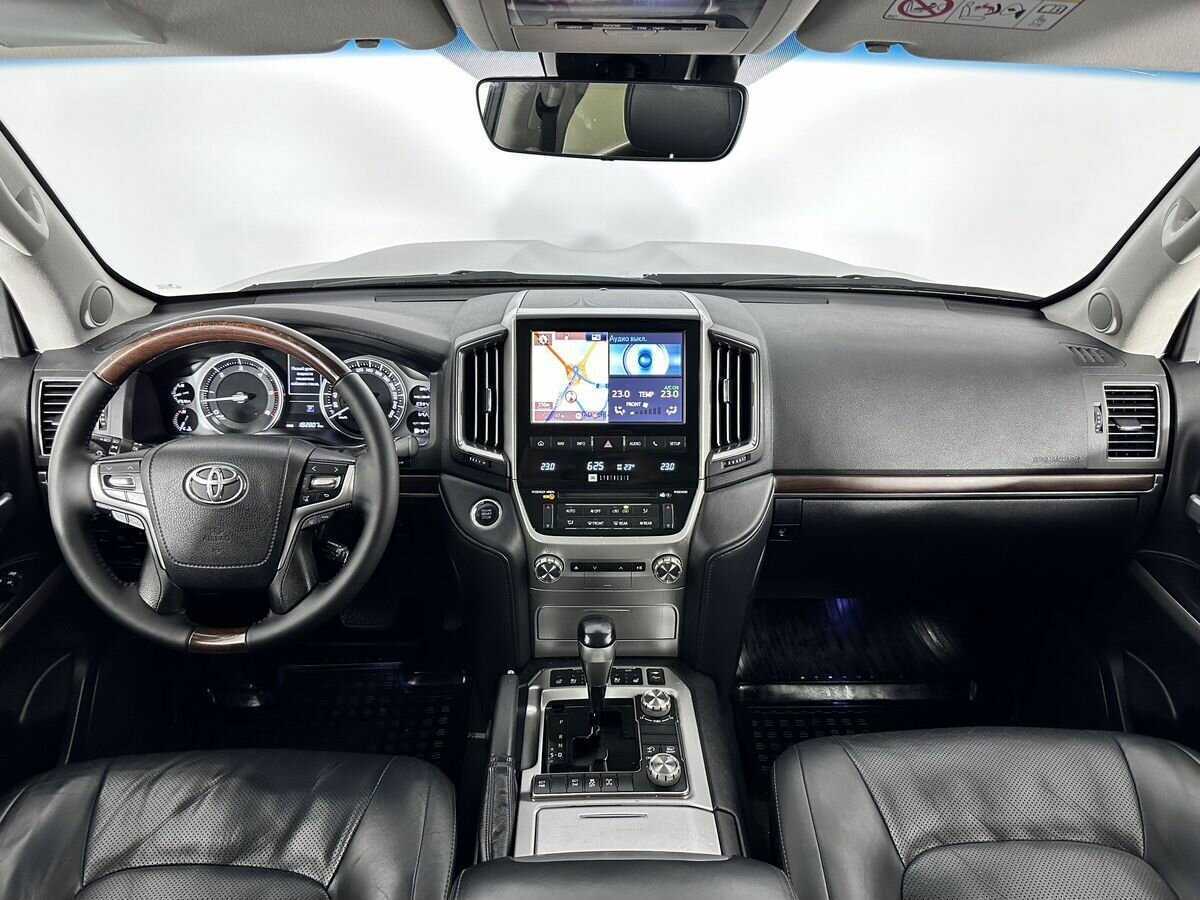 Toyota Land Cruiser с пробегом — 2017 год. Фото: #8