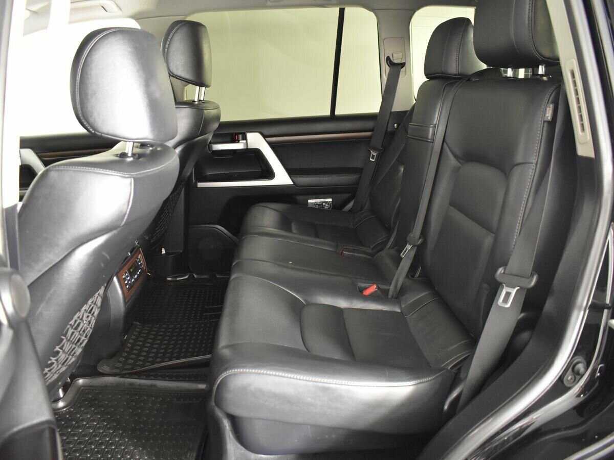 Toyota Land Cruiser с пробегом — 2017 год. Фото: #18