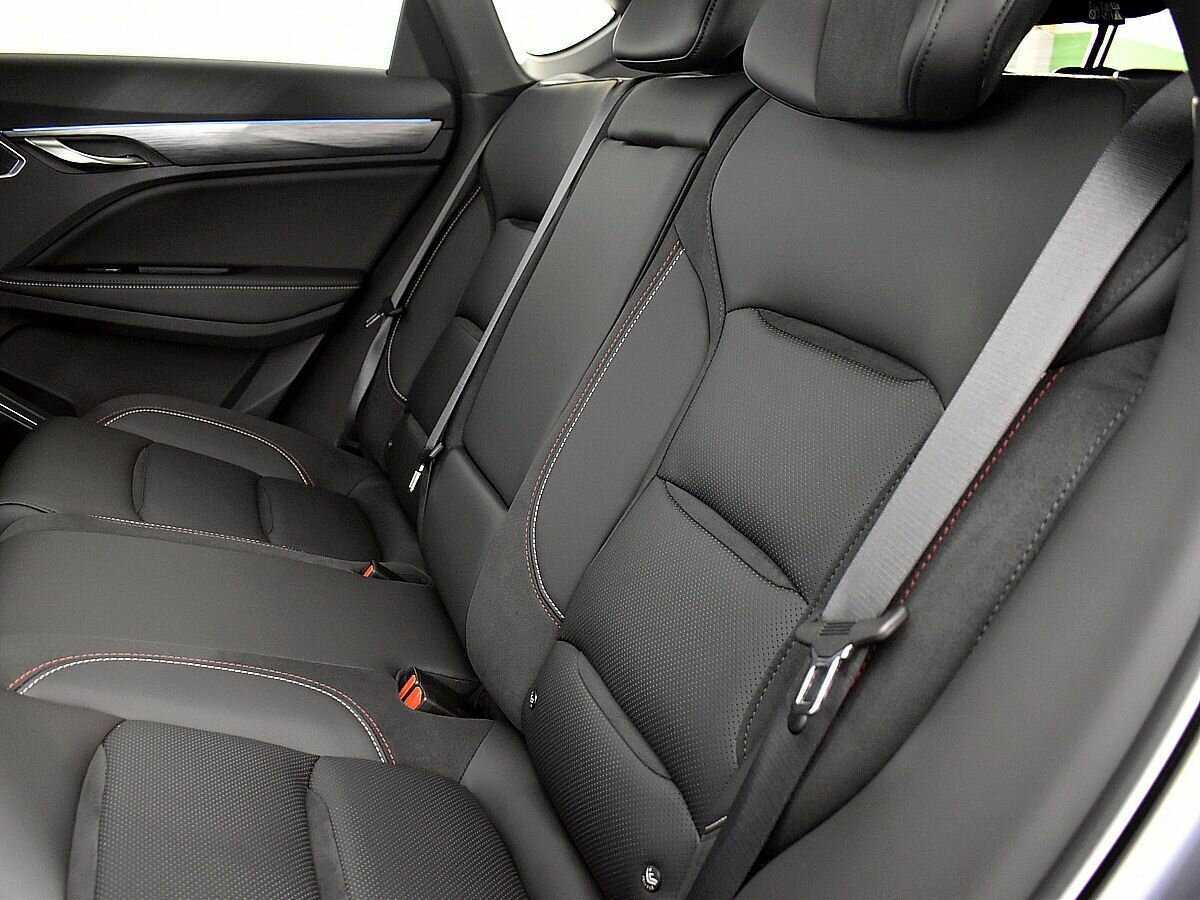 Geely Tugella с пробегом — 2023 год. Фото: #8