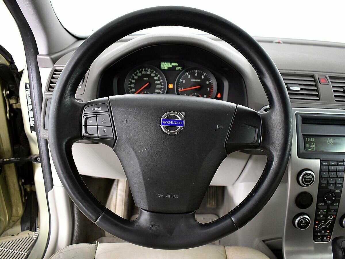 Volvo C30 с пробегом — 2008 год. Фото: #9