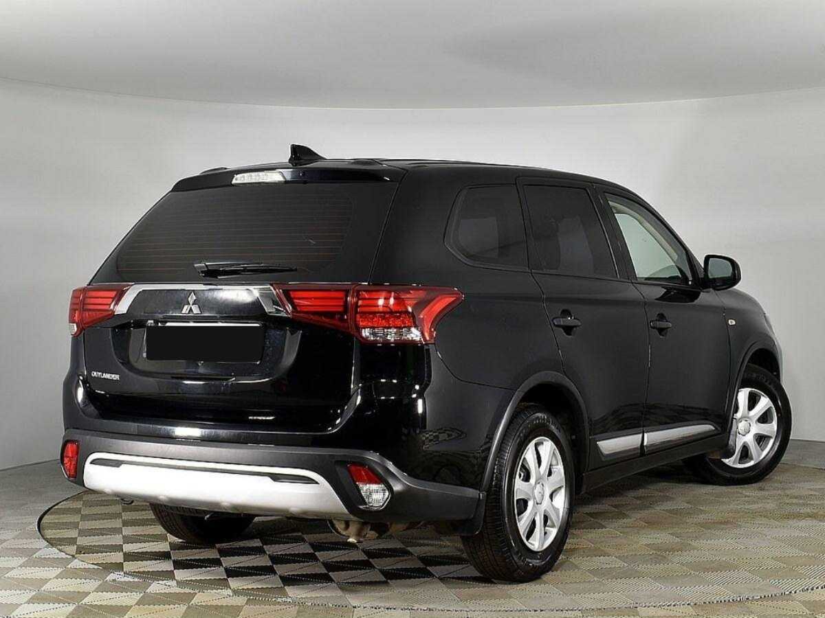Mitsubishi Outlander с пробегом — 2020 год. Фото: #1