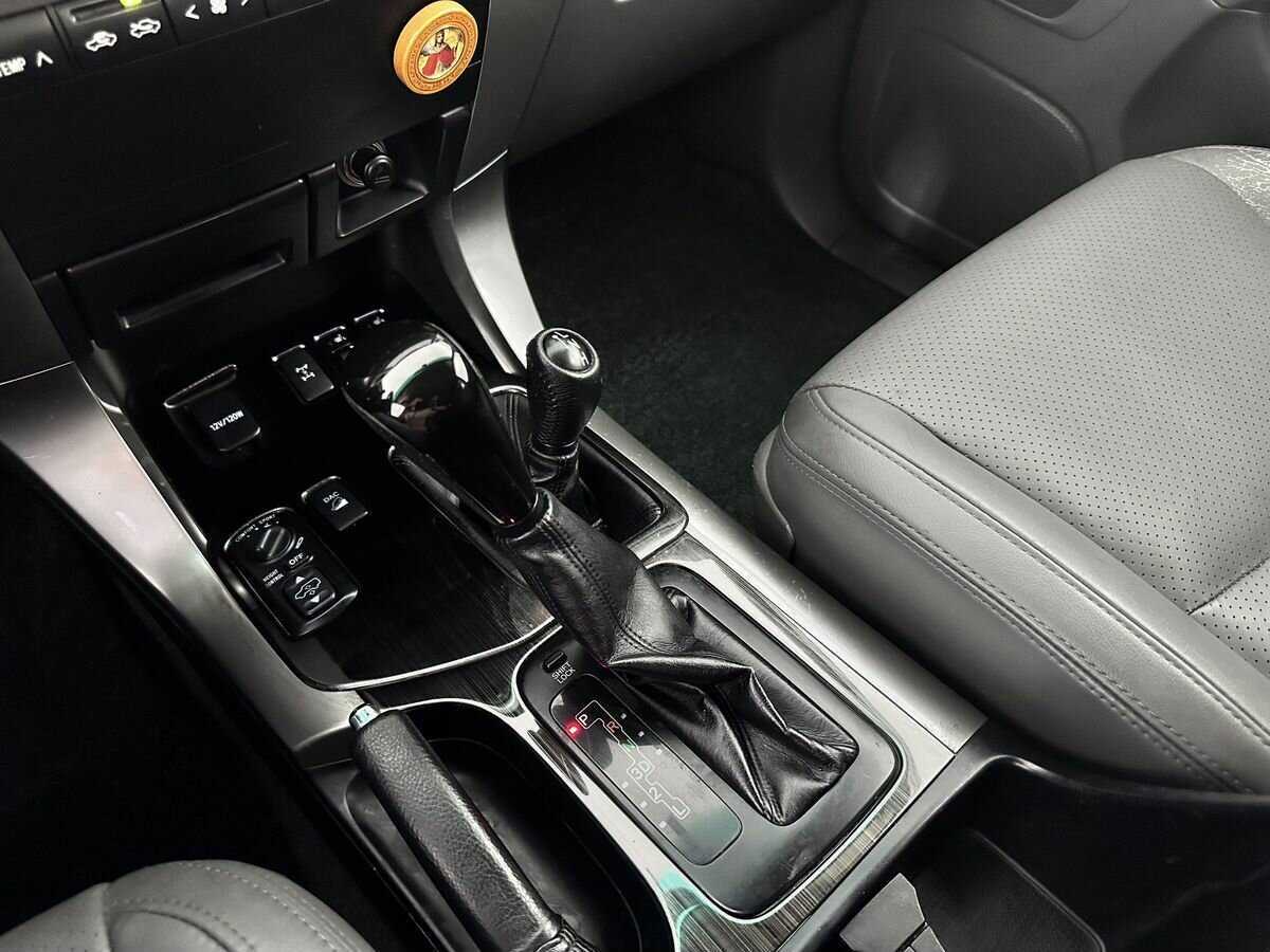 Toyota Land Cruiser Prado с пробегом — 2004 год. Фото: #12