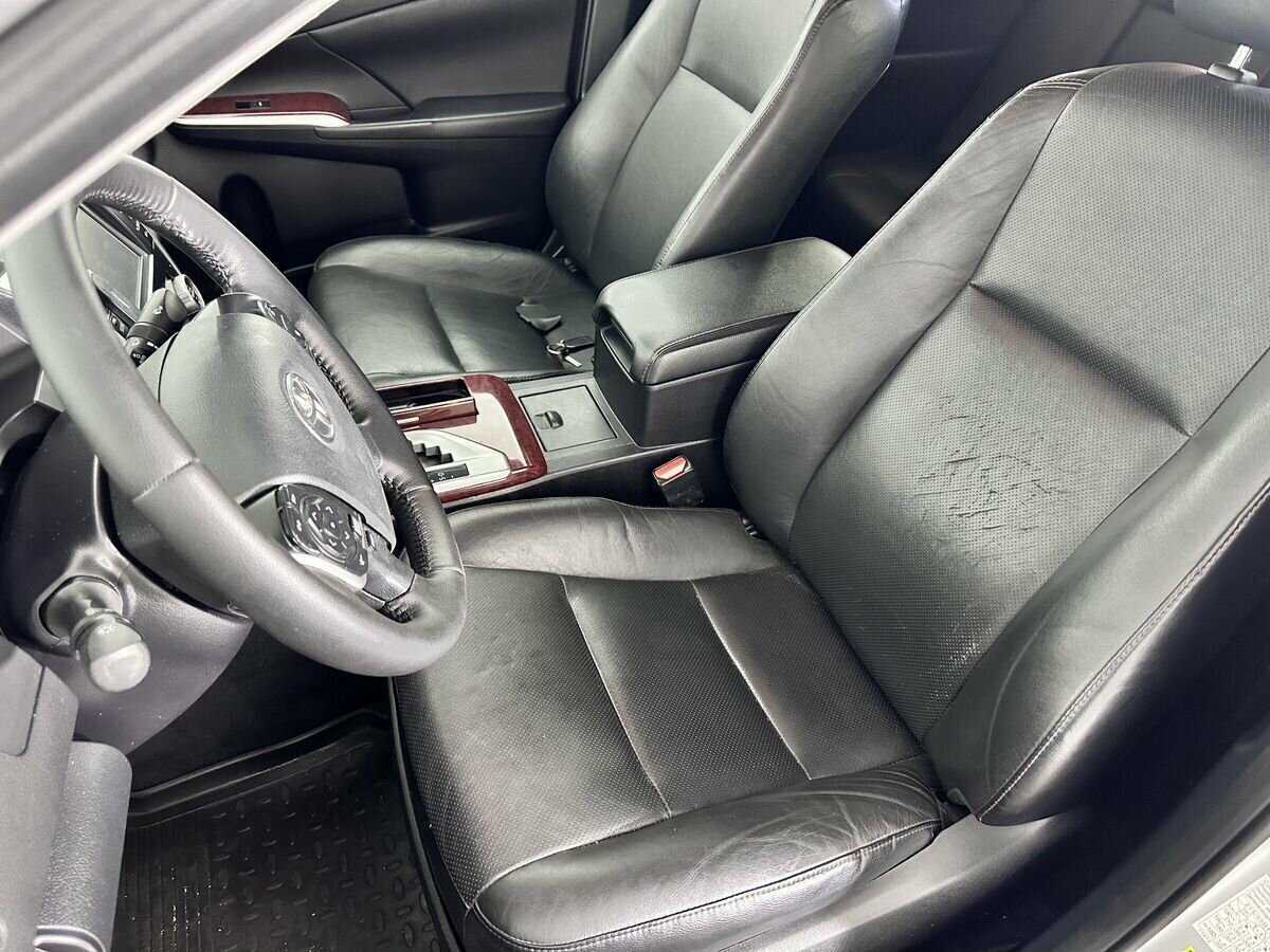 Toyota Camry с пробегом — 2014 год. Фото: #7