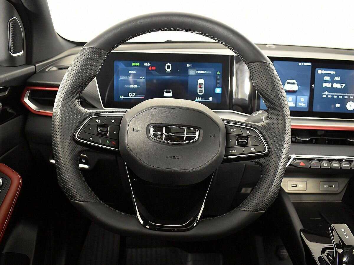 Geely Coolray с пробегом — 2023 год. Фото: #10