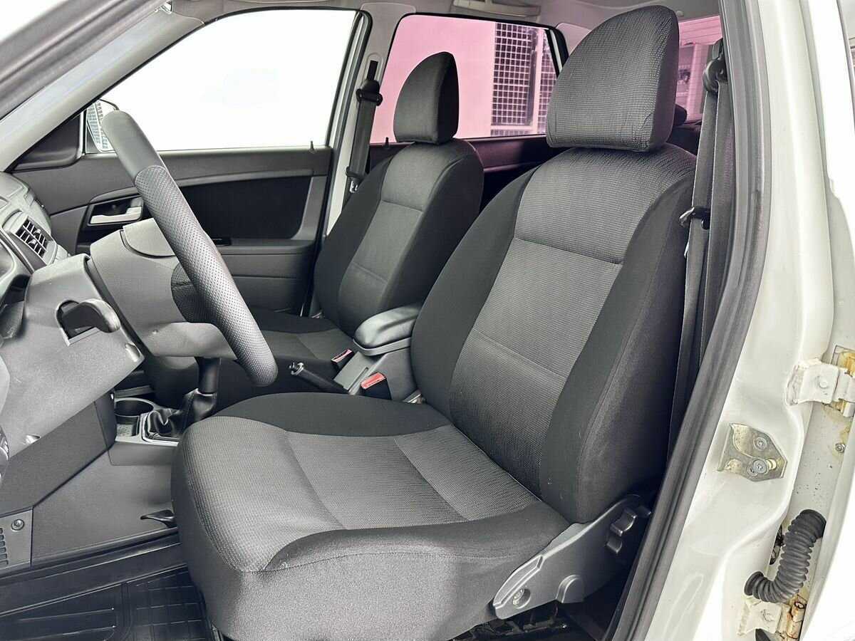 Lada (ВАЗ) Priora с пробегом — 2017 год. Фото: #7