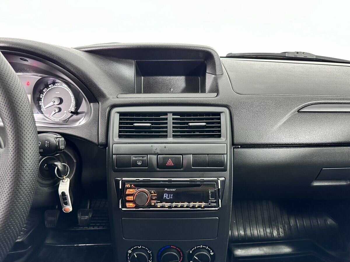 Lada (ВАЗ) Priora с пробегом — 2017 год. Фото: #11