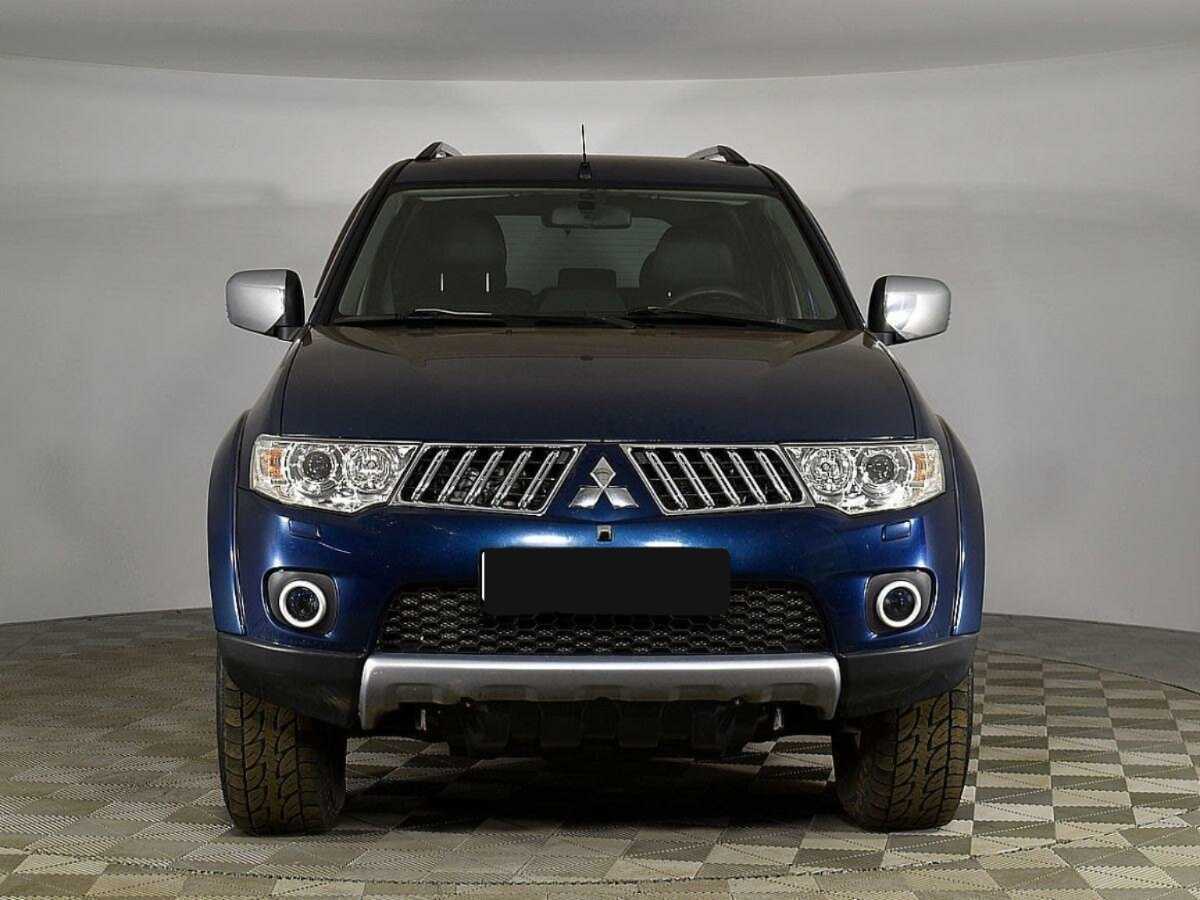 Mitsubishi Pajero Sport с пробегом — 2011 год. Фото: #2
