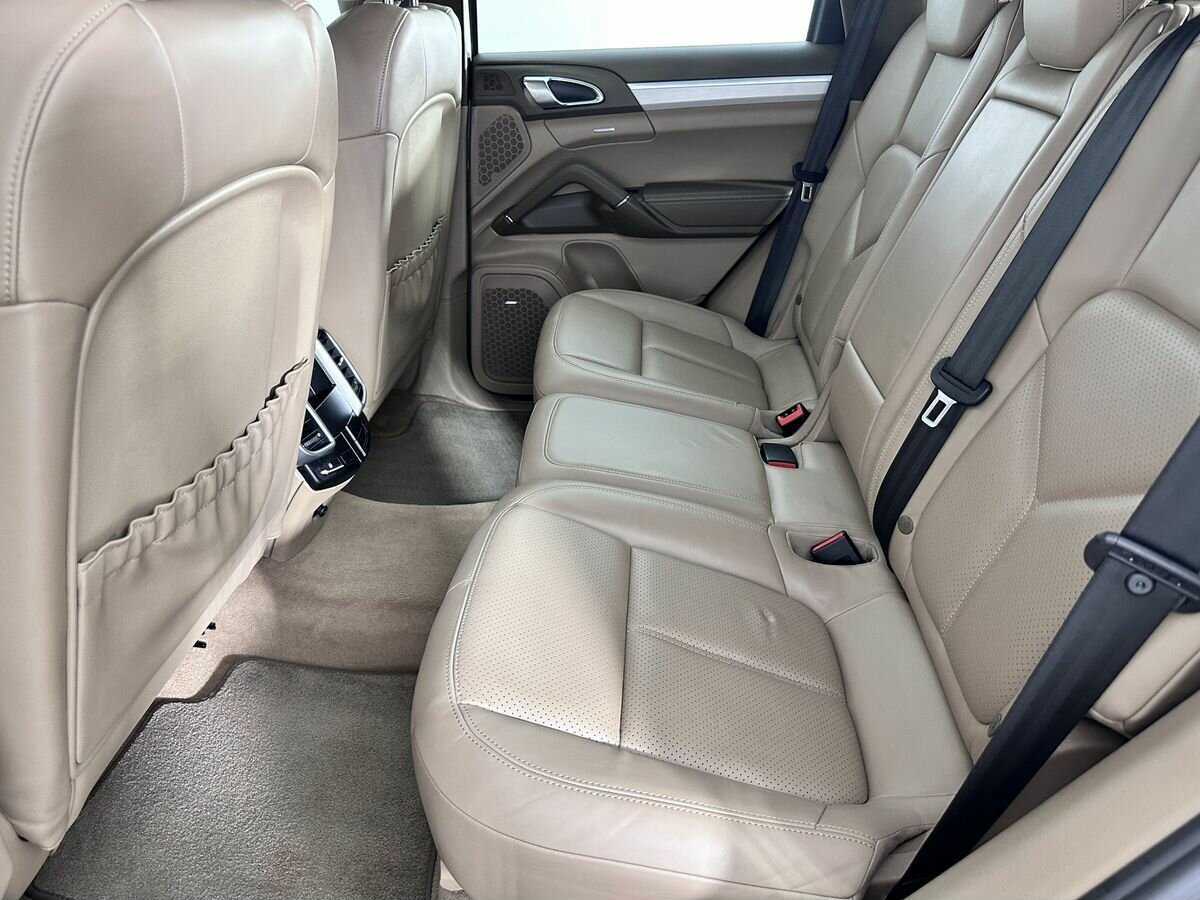Porsche Cayenne с пробегом — 2012 год. Фото: #12
