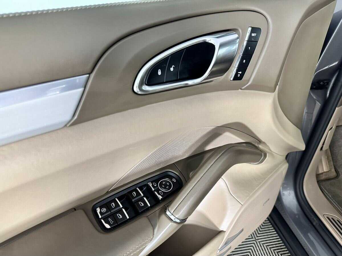 Porsche Cayenne с пробегом — 2012 год. Фото: #13