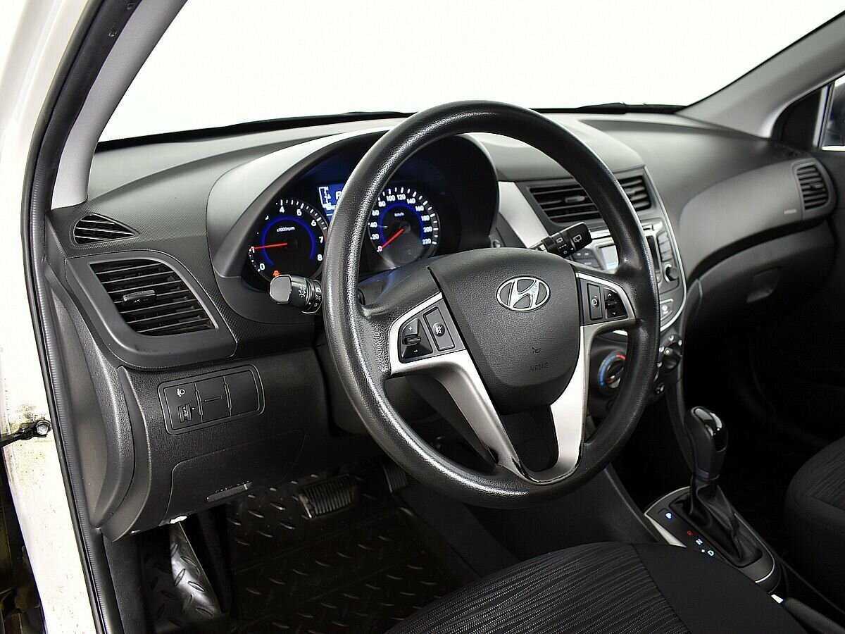 Hyundai Solaris с пробегом — 2014 год. Фото: #6