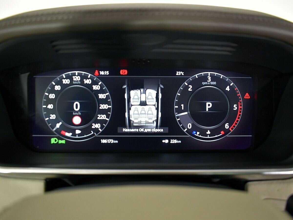 Land Rover Range Rover с пробегом — 2018 год. Фото: #12