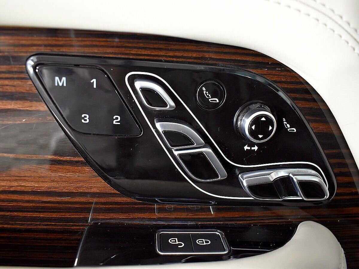 Land Rover Range Rover с пробегом — 2018 год. Фото: #17