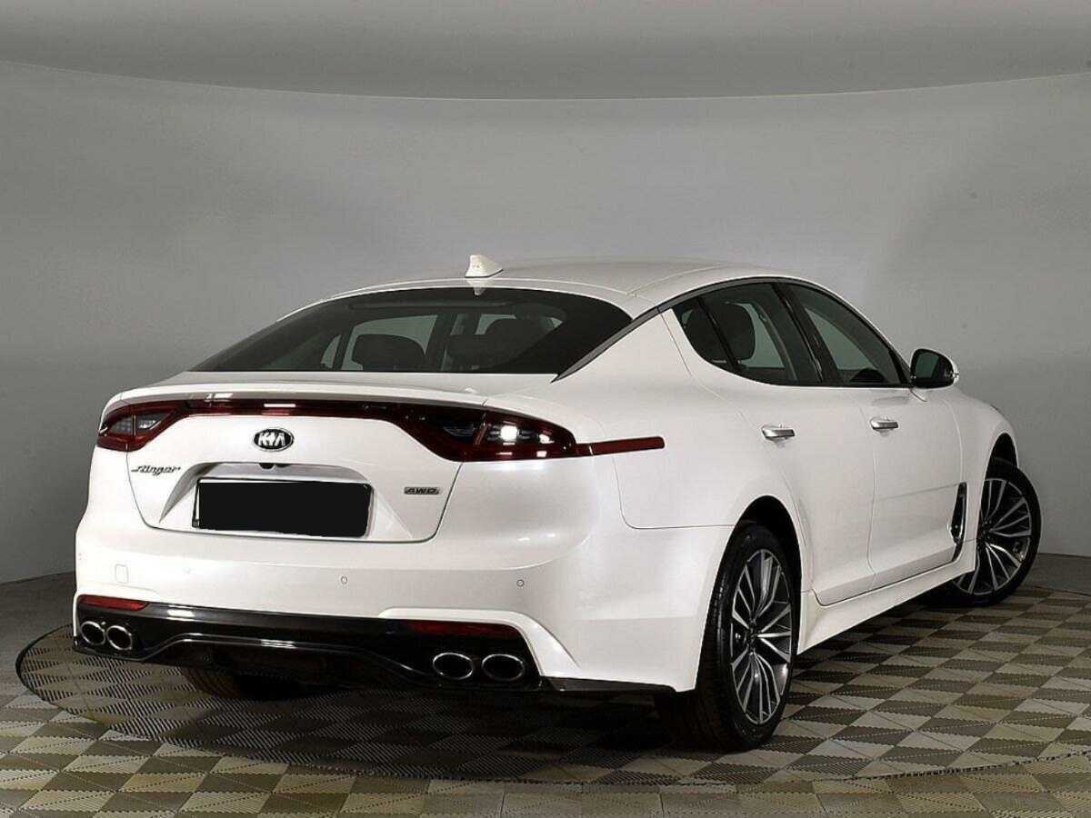 Kia Stinger с пробегом — 2018 год. Фото: #1